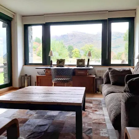 Alpine Retreat: 3-bedroom With Pool And Wi-fi Near Slopes Apartment *