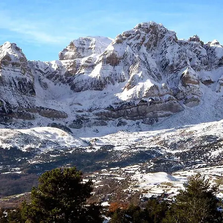 Alpine Retreat: 3-bedroom With Pool And Wi-fi Near Slopes Apartment Panticosa