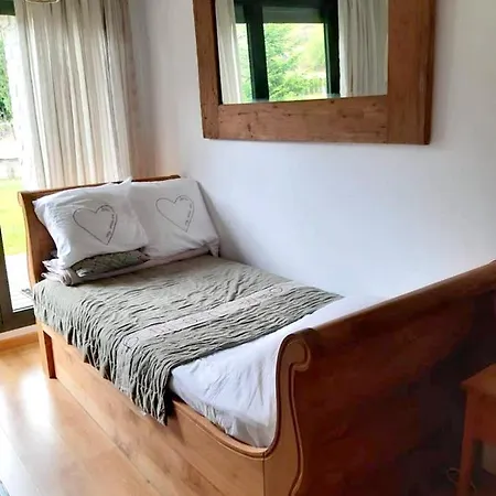 Alpine Retreat: 3-bedroom With Pool And Wi-fi Near Slopes